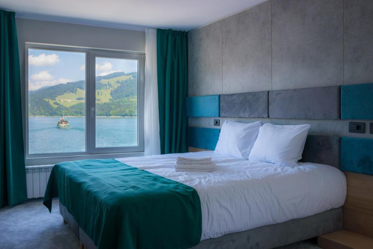 Hotel Plutitor Lebada บีคาซ ภายนอก รูปภาพ