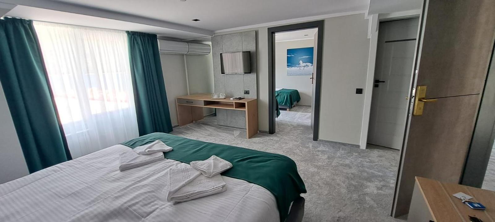 Hotel Plutitor Lebada บีคาซ ภายนอก รูปภาพ