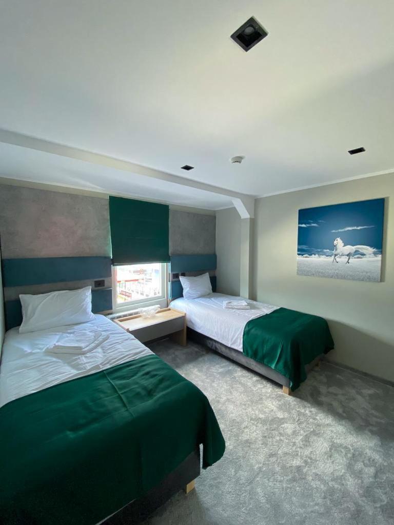 Hotel Plutitor Lebada บีคาซ ภายนอก รูปภาพ